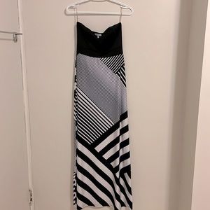 Black & white maxi dress size small